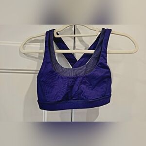 Lululemon size 4 sport bra
